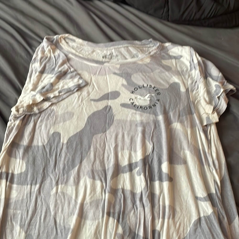 Brand-hollister size womans large